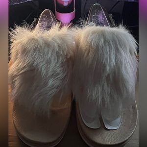 UGG Holly Lamb Fur Fluffy Leather Sandal 8.5 NEW
